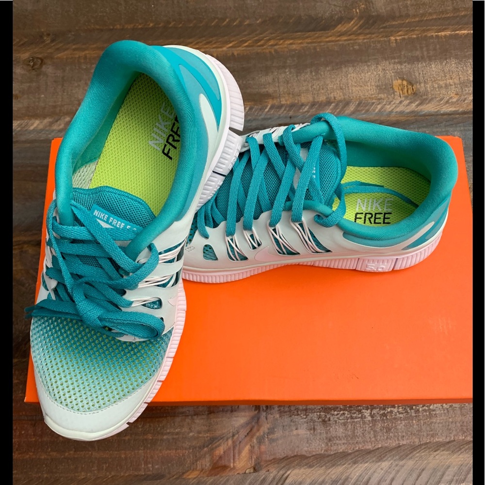 FINAL SALE Nike Free